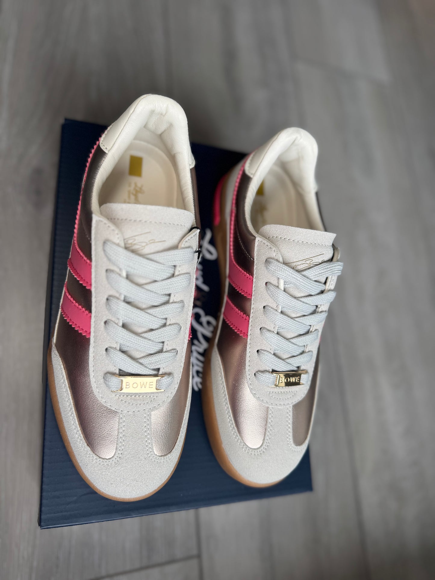Lloyd & Pryce McGhen Antique Rose Trainer