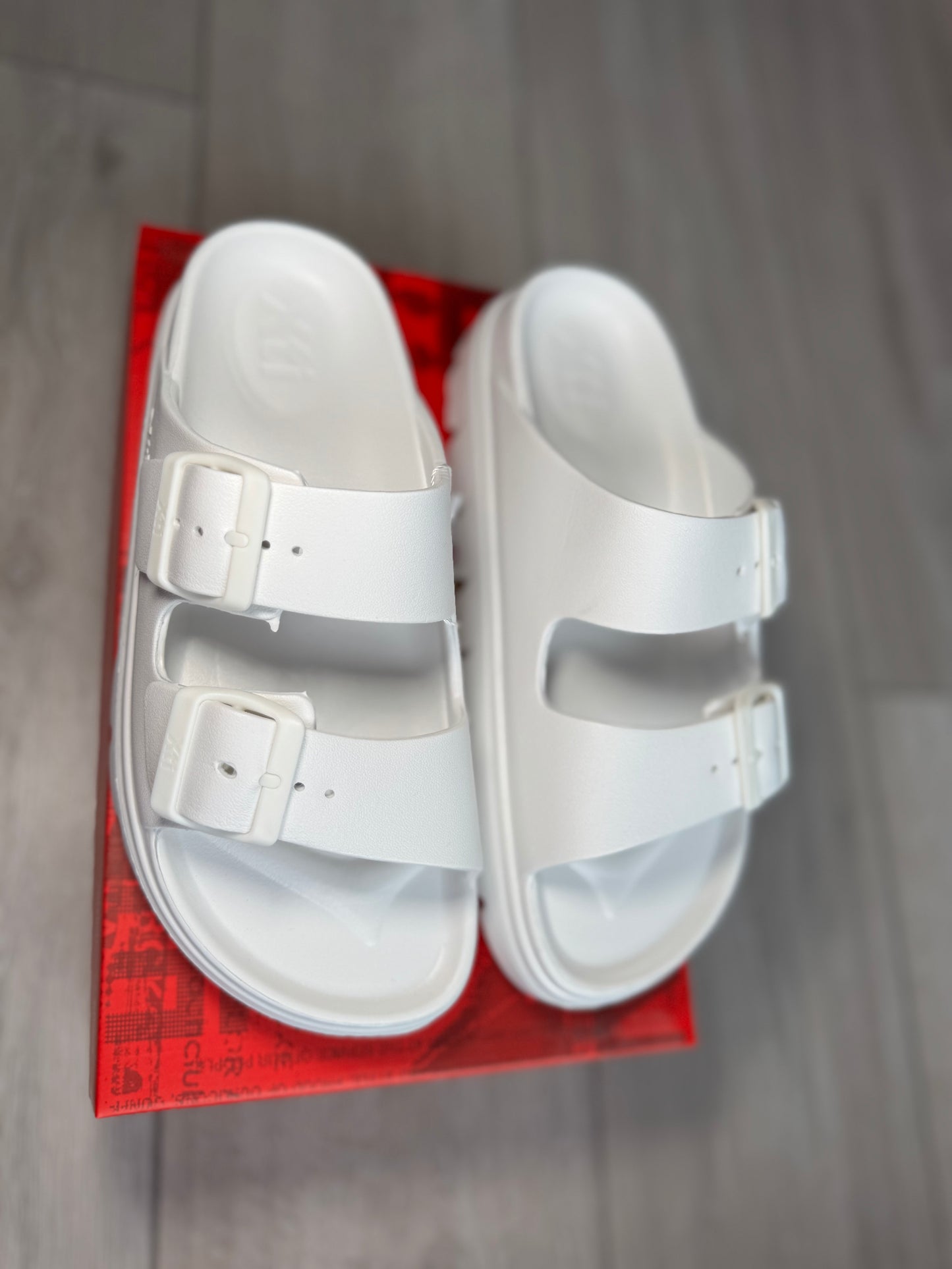 XTI White Slider