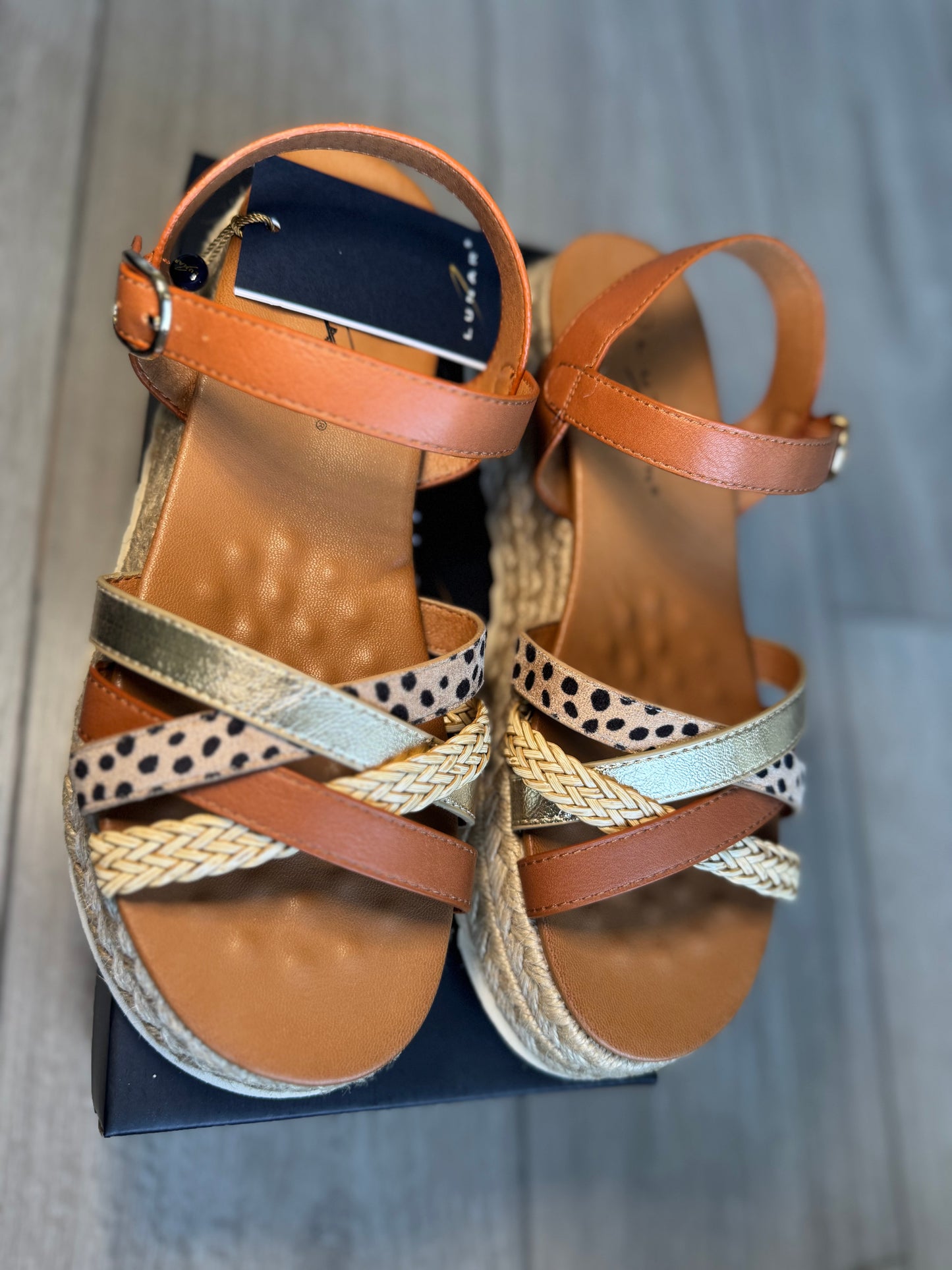 Lunar Flick Tan Sandal