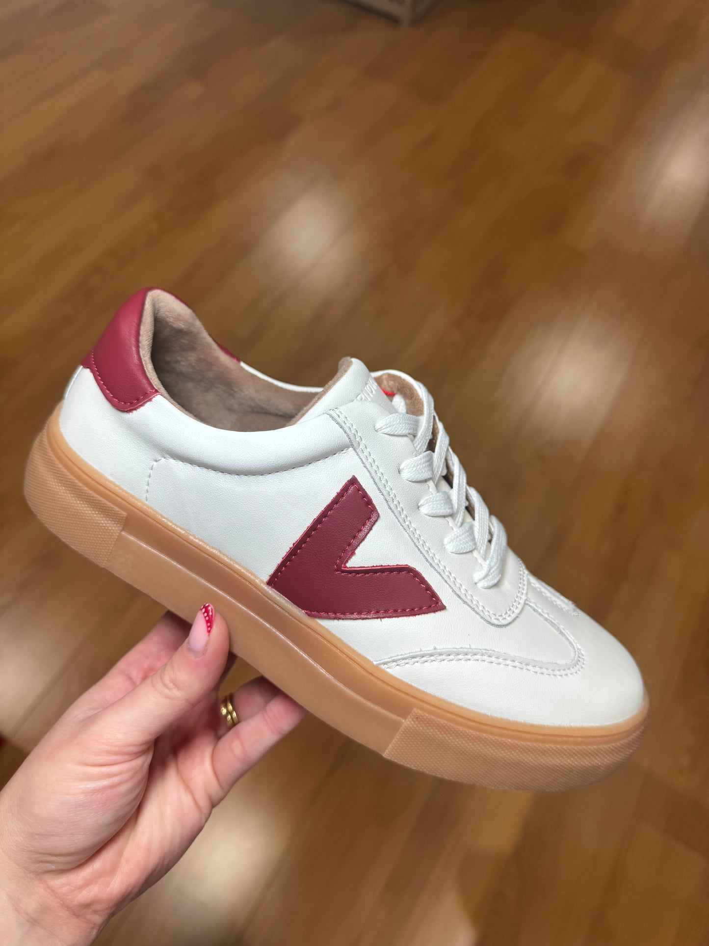 Drilleys Ninety Crystal Maroon Trainer