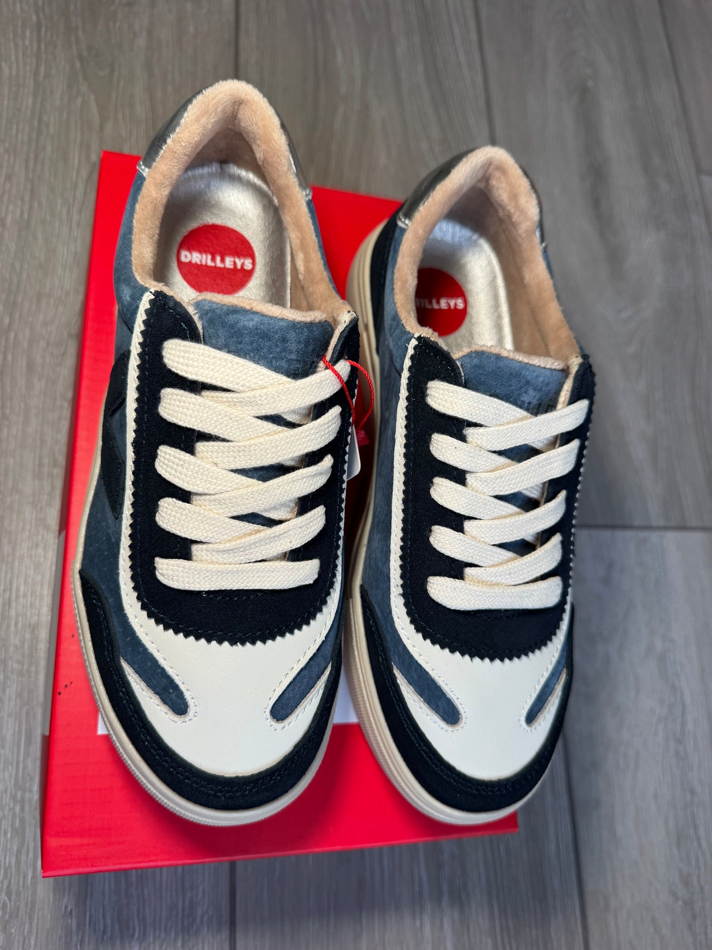 Drilleys Eighty Royal/Navy Trainer