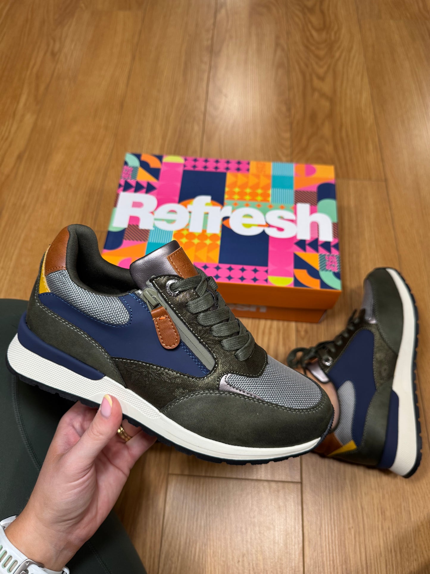 Refresh Khaki Multi Zip Trainer