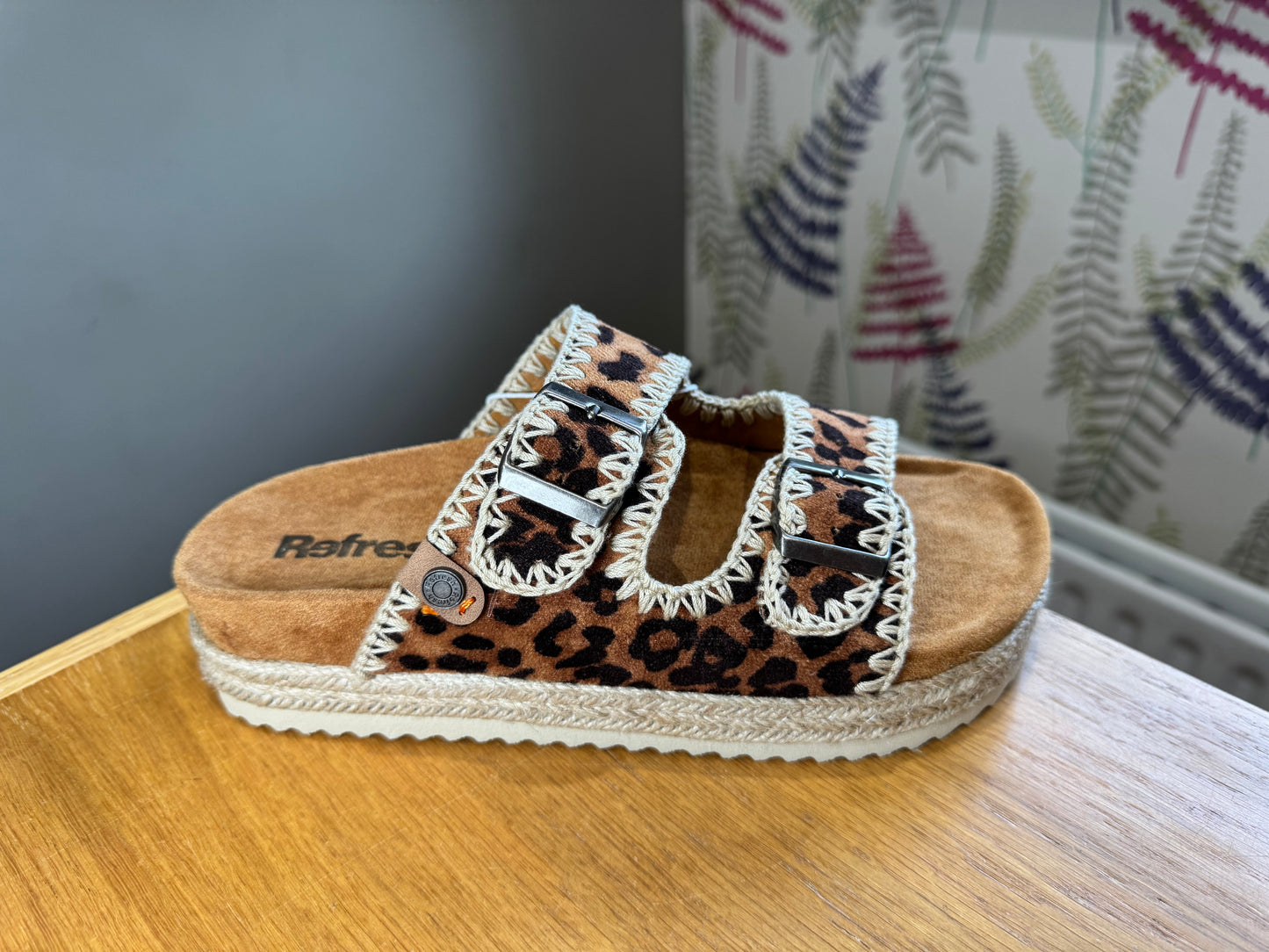 Refresh Leopard Slider