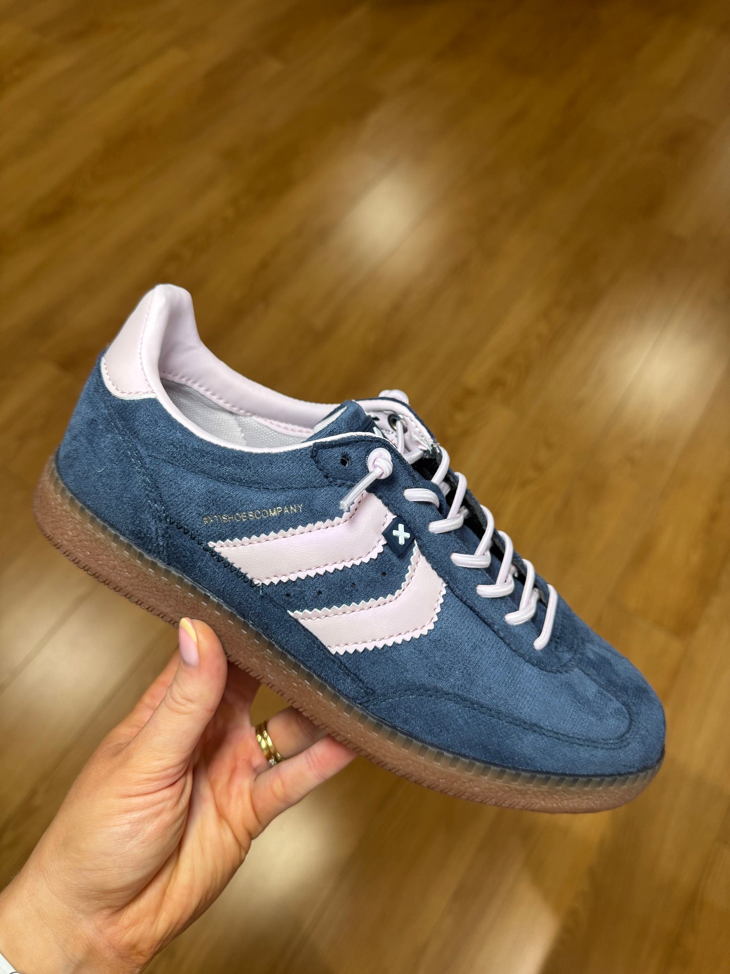 XTI Navy/Pink Stripe Trainer