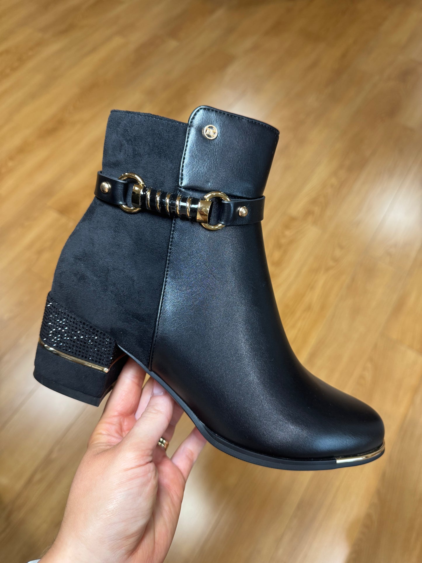 Zanni & Co Jayapura Black Boot
