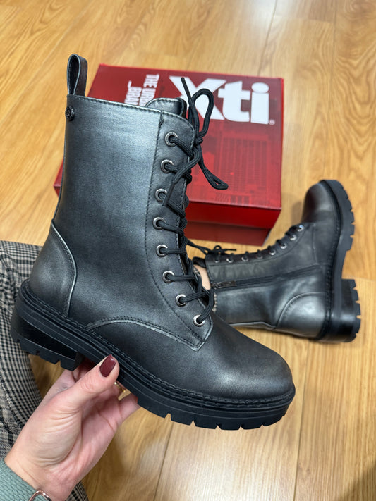 XTI Grey Biker Boot