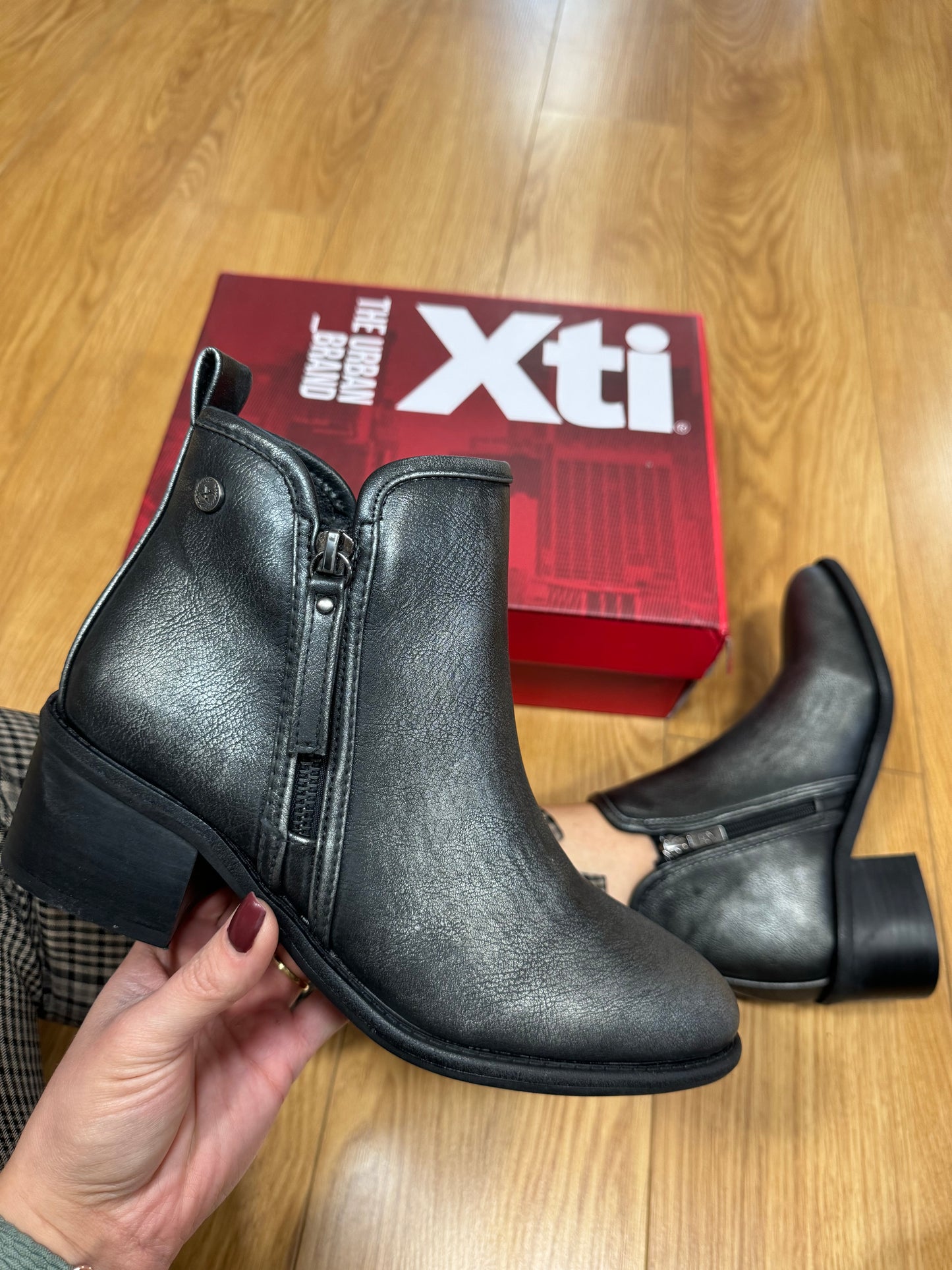 XTI Pewter Boot