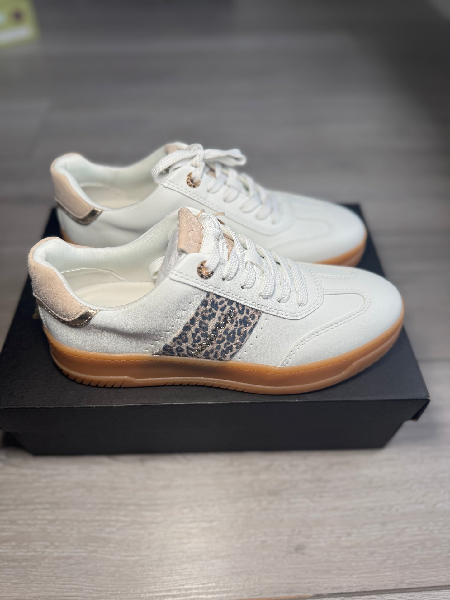 Marco Tozzi White/Leopard Trainer