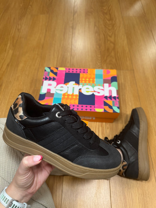Refresh Black/Leopard Trainer
