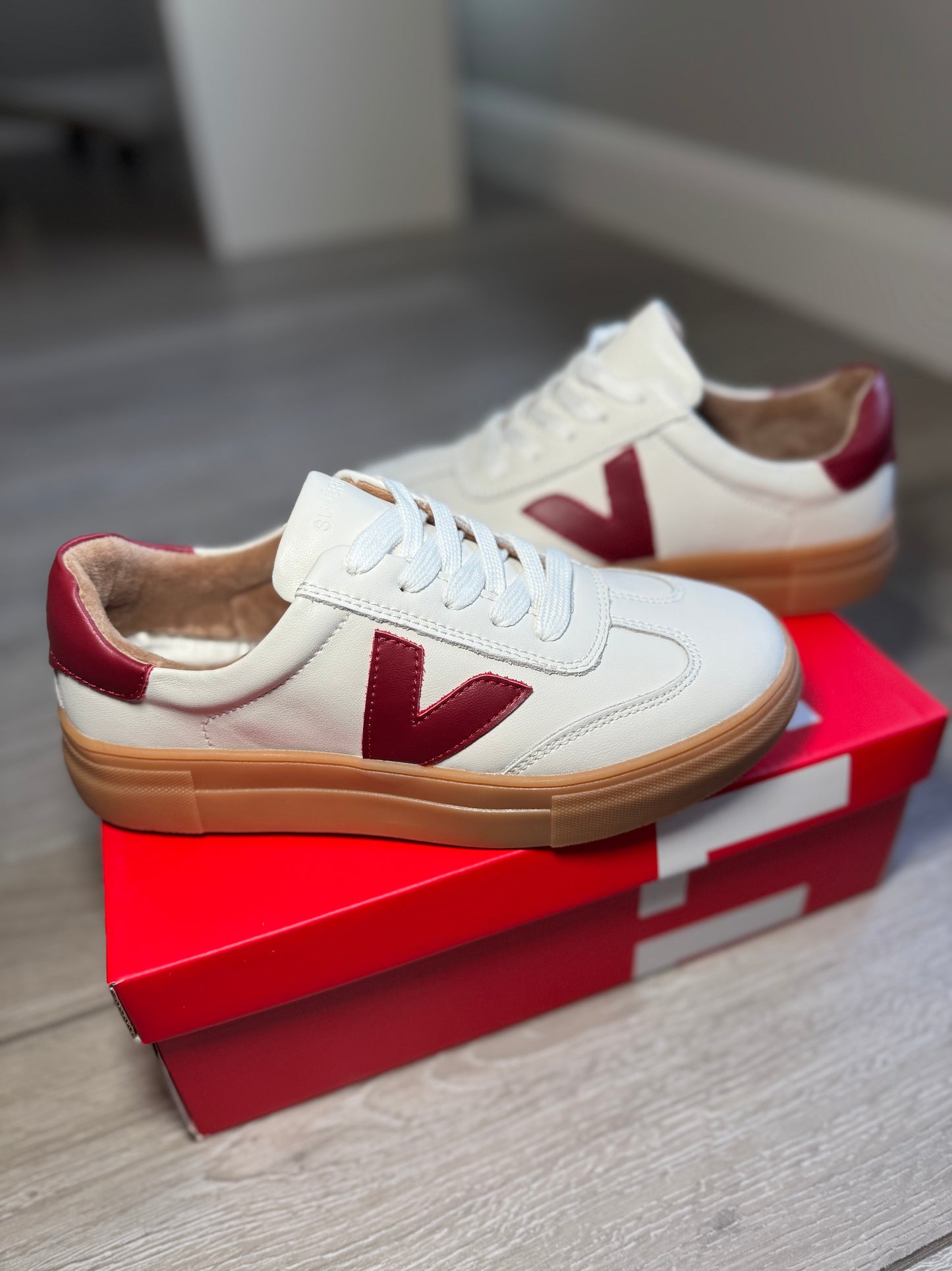 Drilleys Ninety Crystal Maroon Trainer