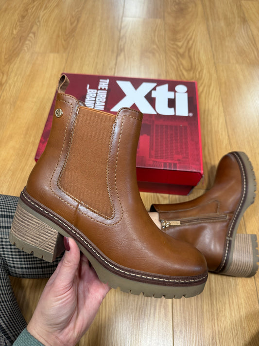 XTI Tan Block Boot