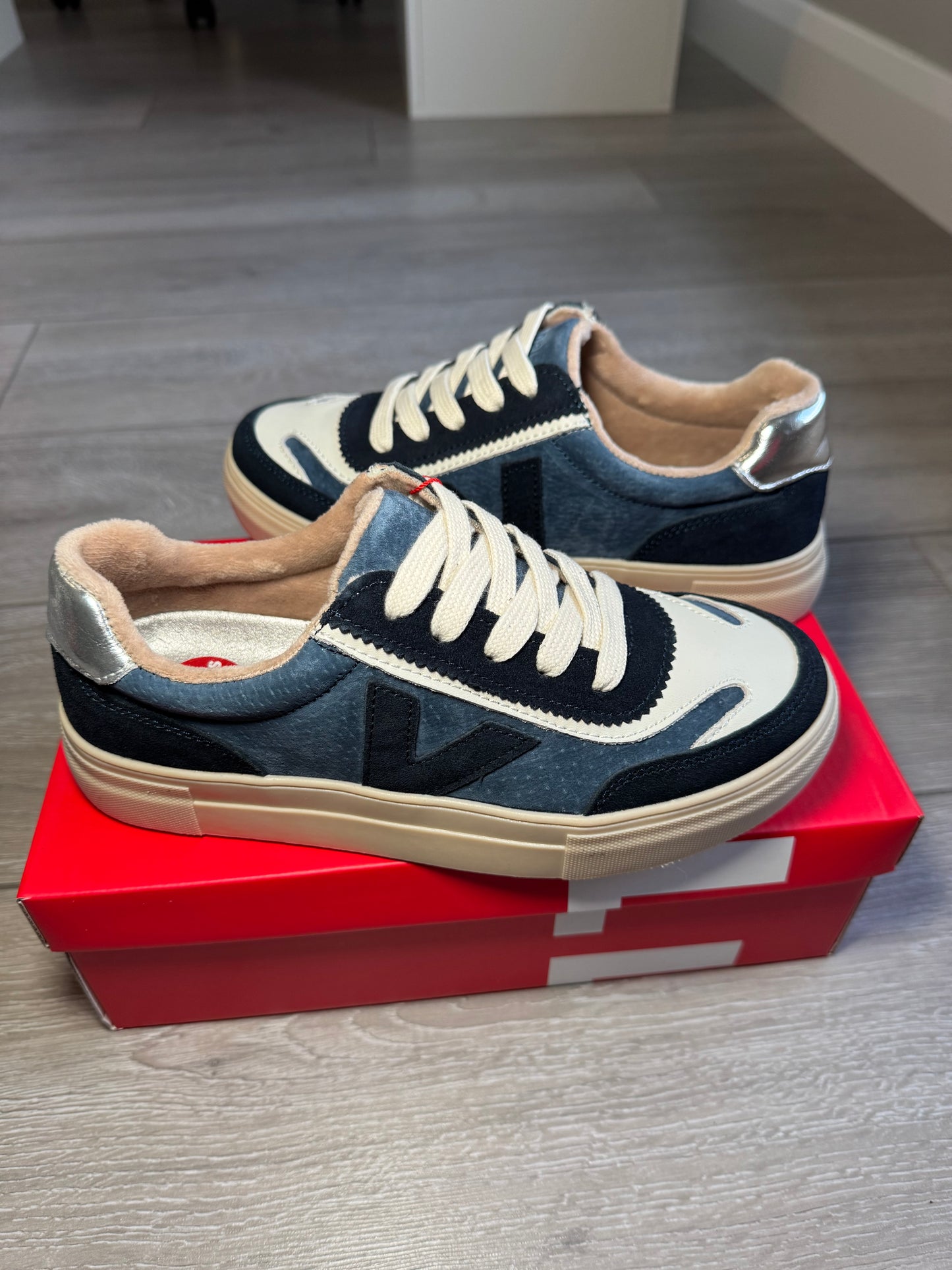 Drilleys Eighty Royal/Navy Trainer