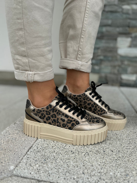 S. Oliver Leopard Platform Trainer