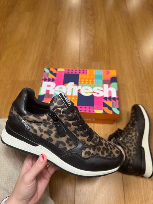 Refresh Black Leopard Zip Trainer