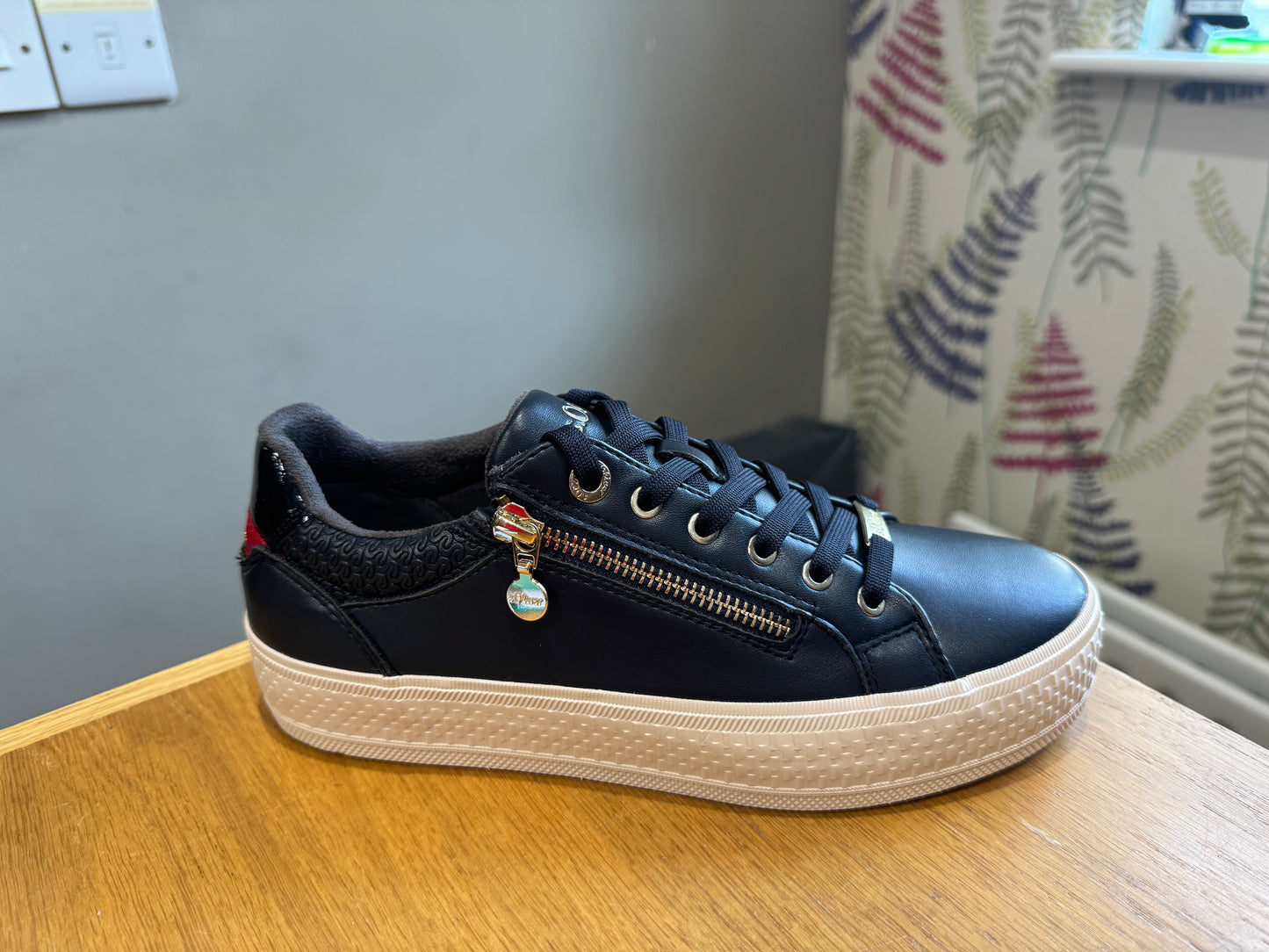 S.Oliver Navy Zip Trainer