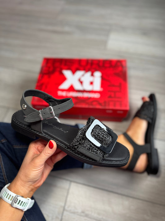 XTI Black Weave Sandal