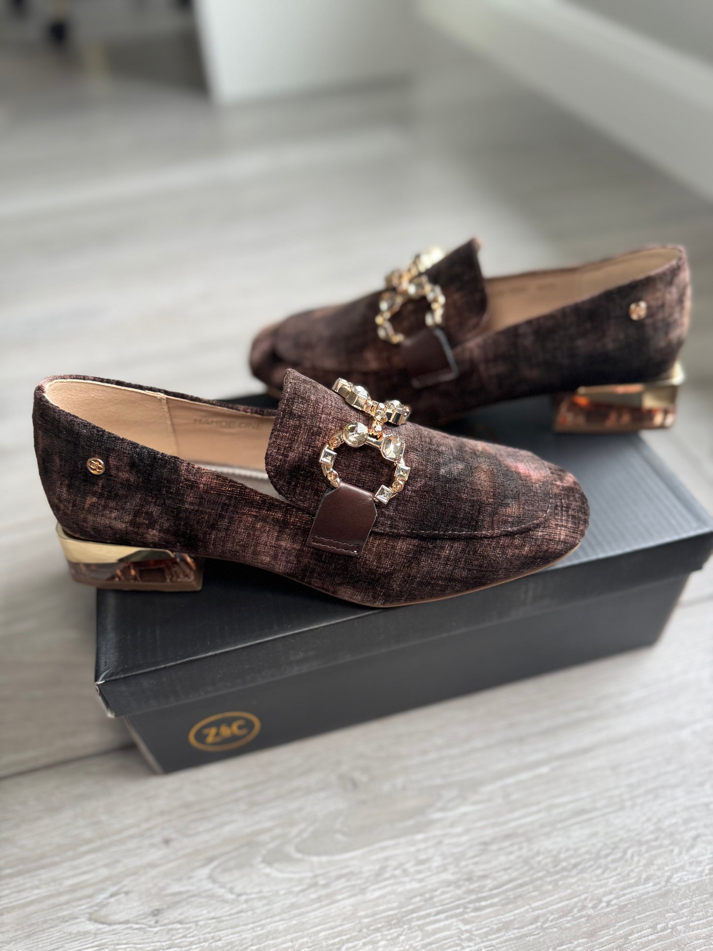 Zanni & Co Hahoe Brown Velvet Loafer