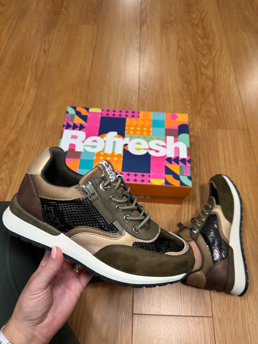 Refresh Khaki/Snake Zip Trainer