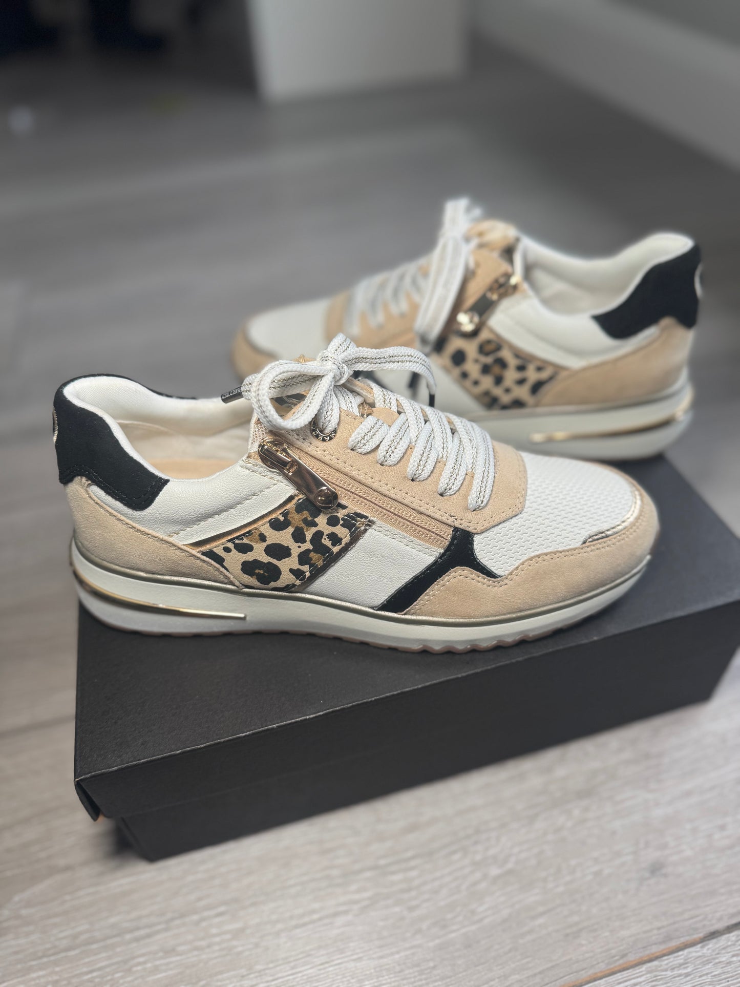 Marco Tozzi White/Beige/Leopard Trainer