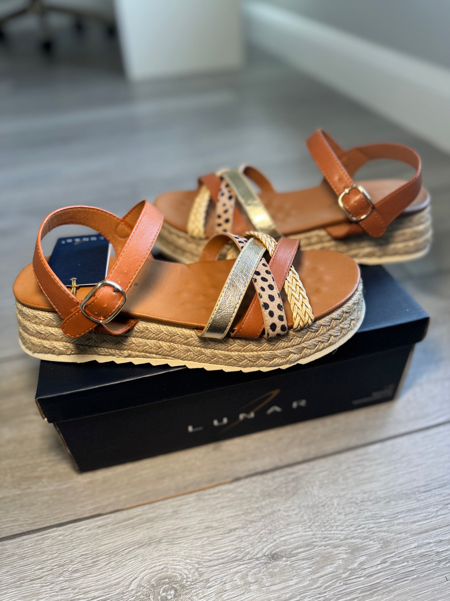 Lunar Flick Tan Sandal