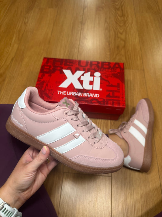XTI Nude Stripe Trainer