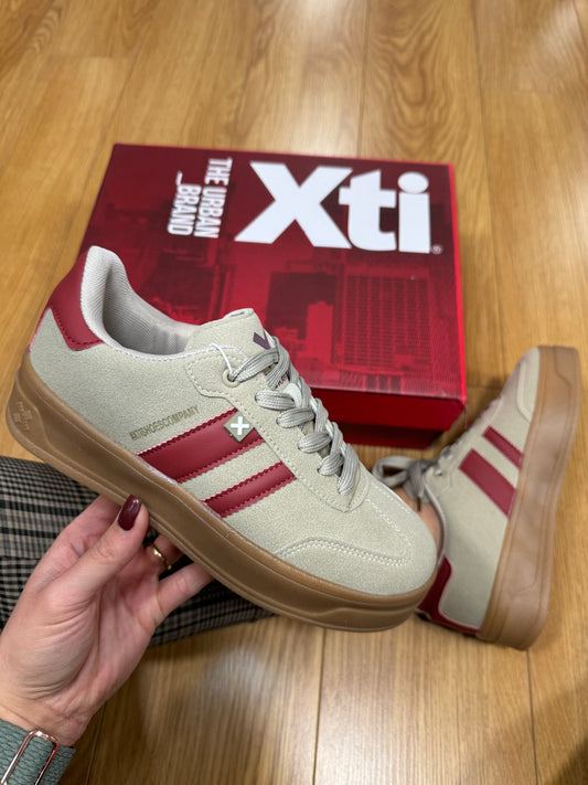 XTI Beige Stripe Trainer