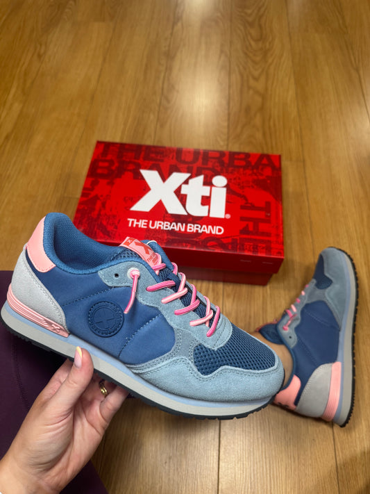 XTI Navy/Pink Knit Trainer