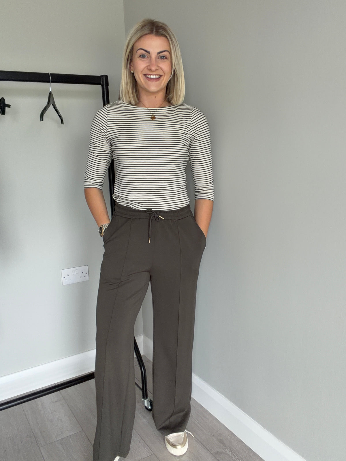 Relax & Renew Wren Khaki Jogger