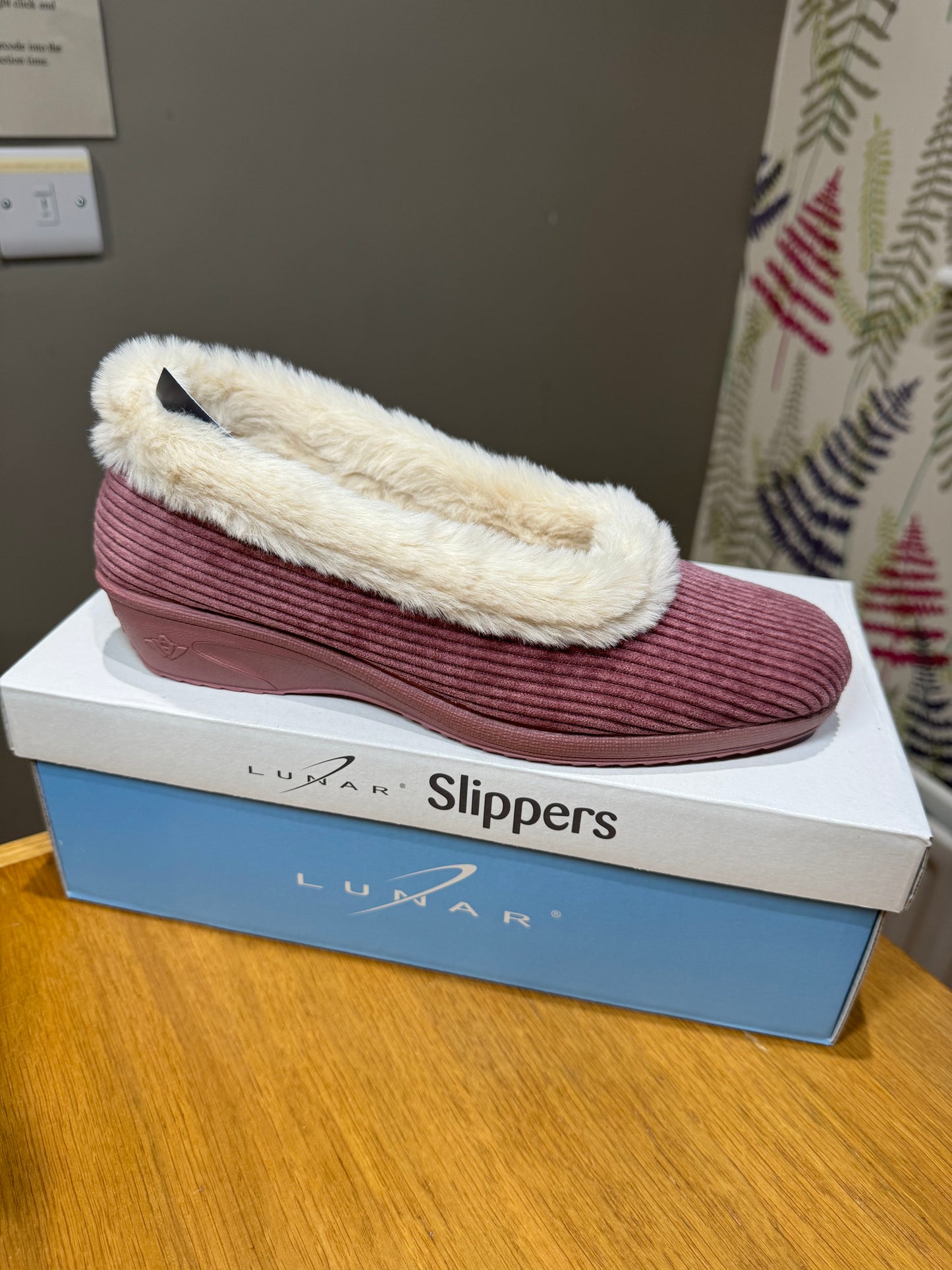 Lunar Glynis Pink Slipper