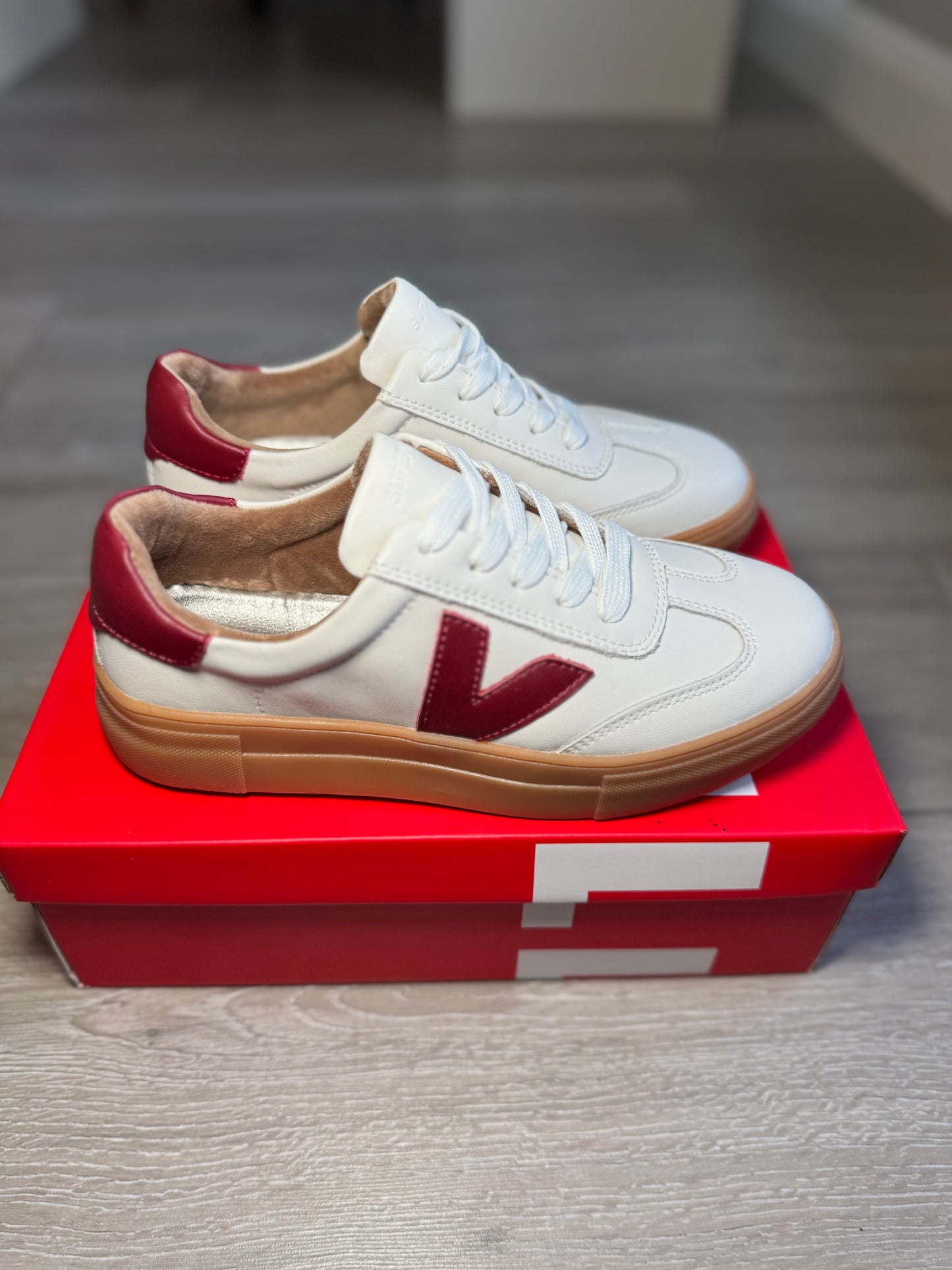 Drilleys Ninety Crystal Maroon Trainer