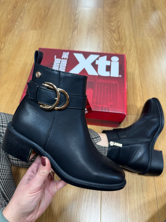 XTI Black Ankle Boot