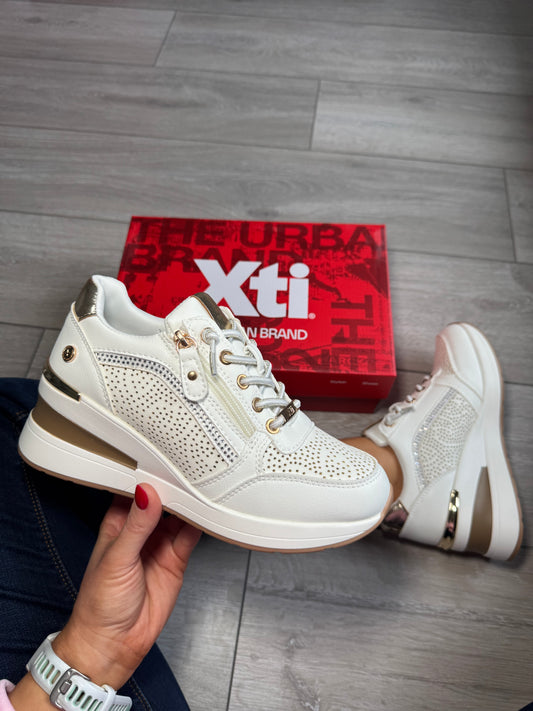XTI White Wedge Trainer