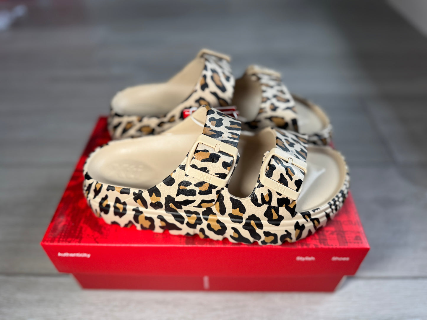 XTI Leopard Slider