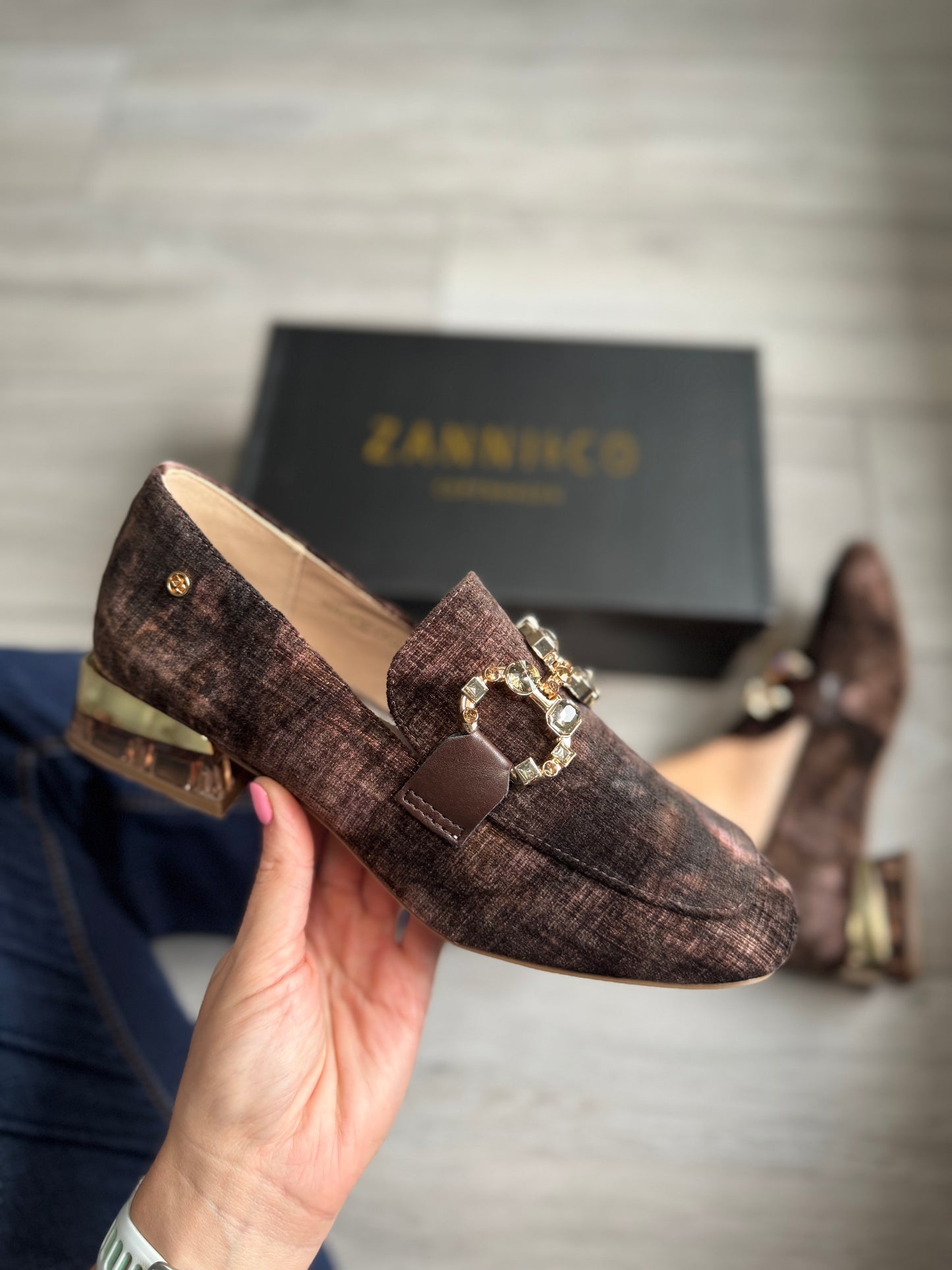 Zanni & Co Hahoe Brown Velvet Loafer