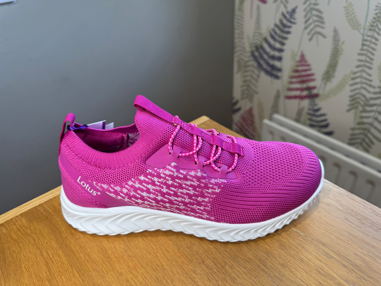 Lotus Girona Pink Trainer