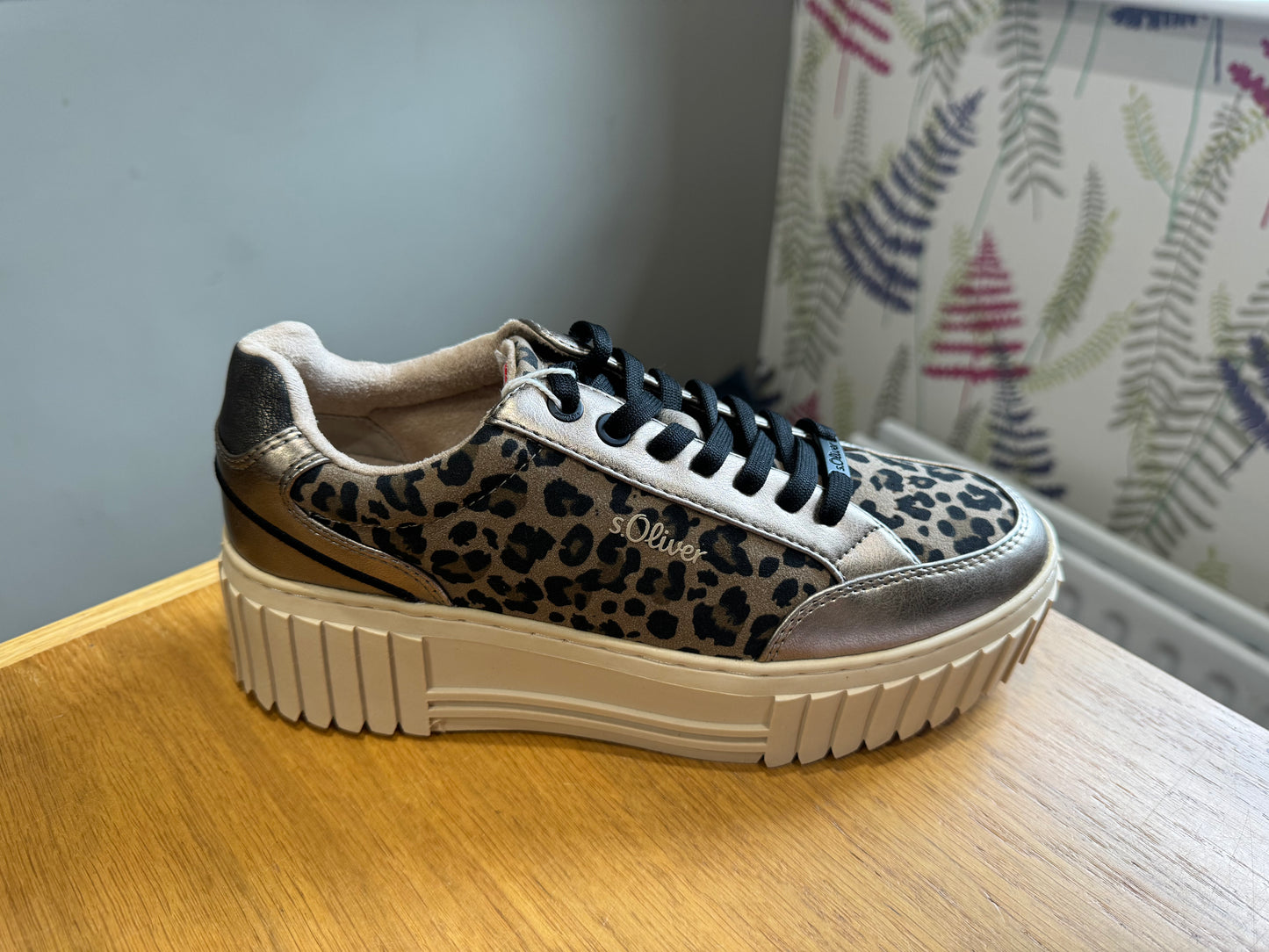 S. Oliver Leopard Platform Trainer