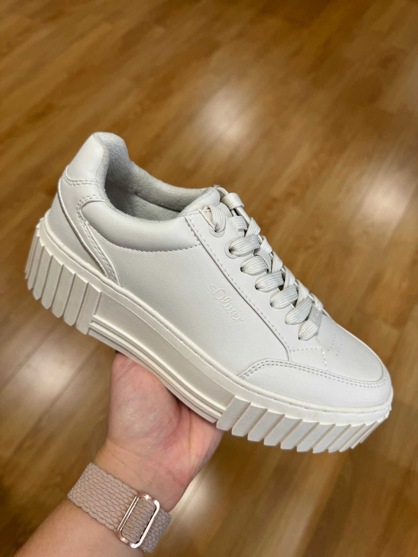 S. Oliver Beige Platform Trainer