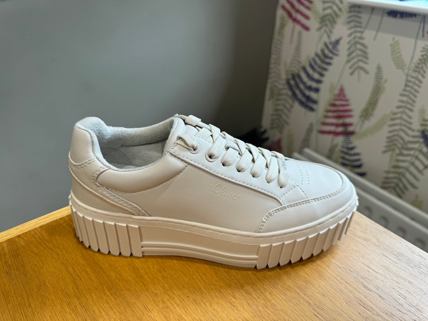 S. Oliver Beige Platform Trainer