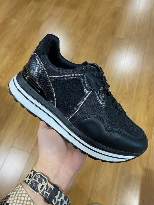 Tommy Bowe for Her Emba Black Trainer
