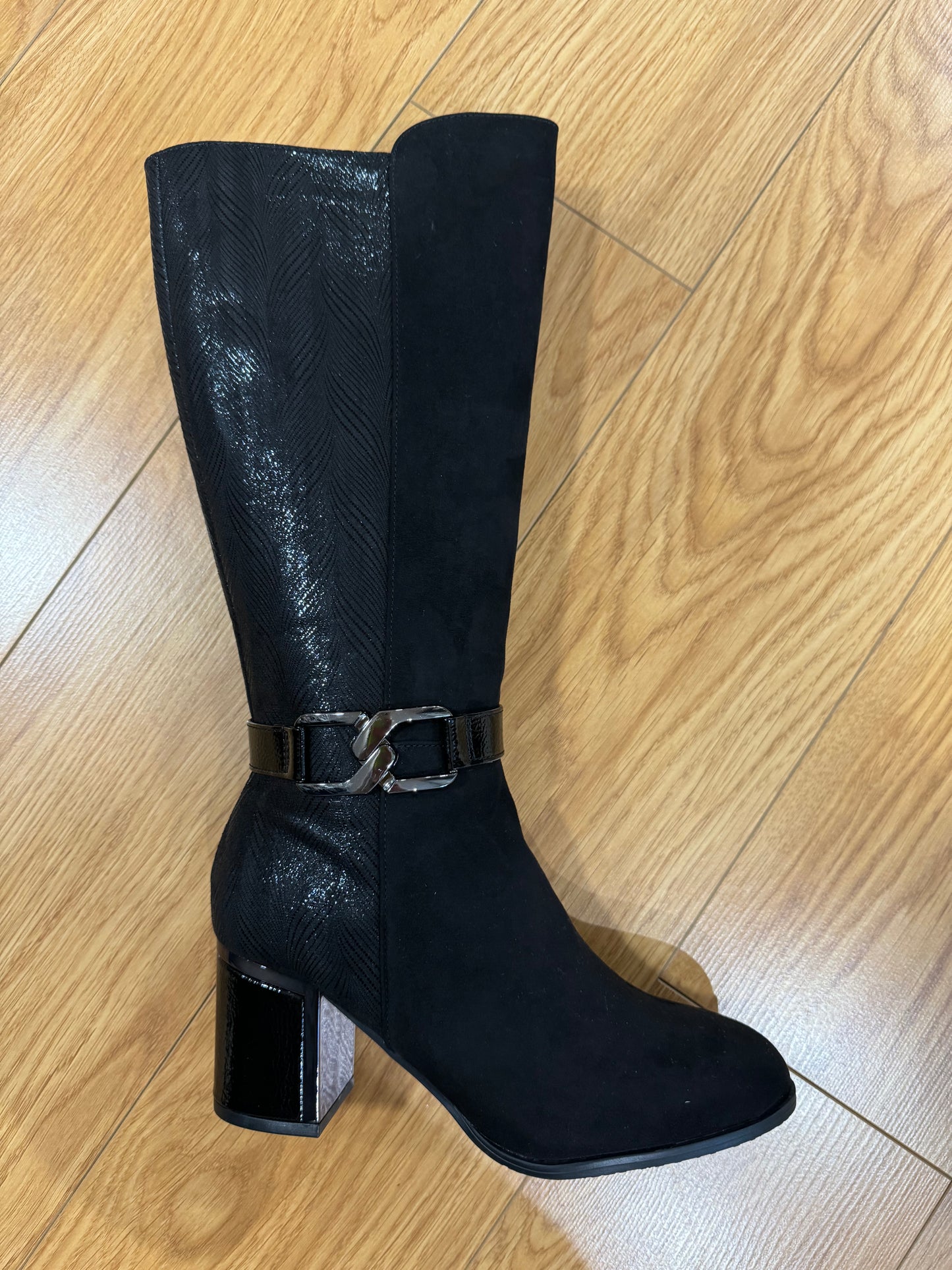 Lotus Elsa Black Knee Boot