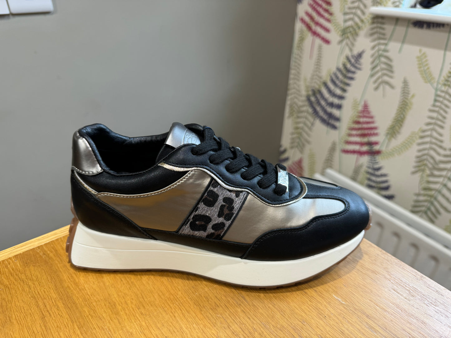 Tommy Bowe for Her Macias Black Leopard Trainer