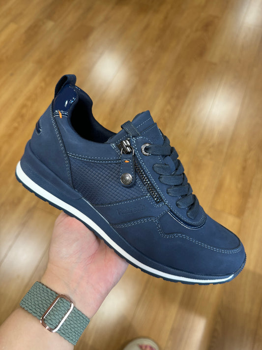 Refresh Navy Zip Trainer