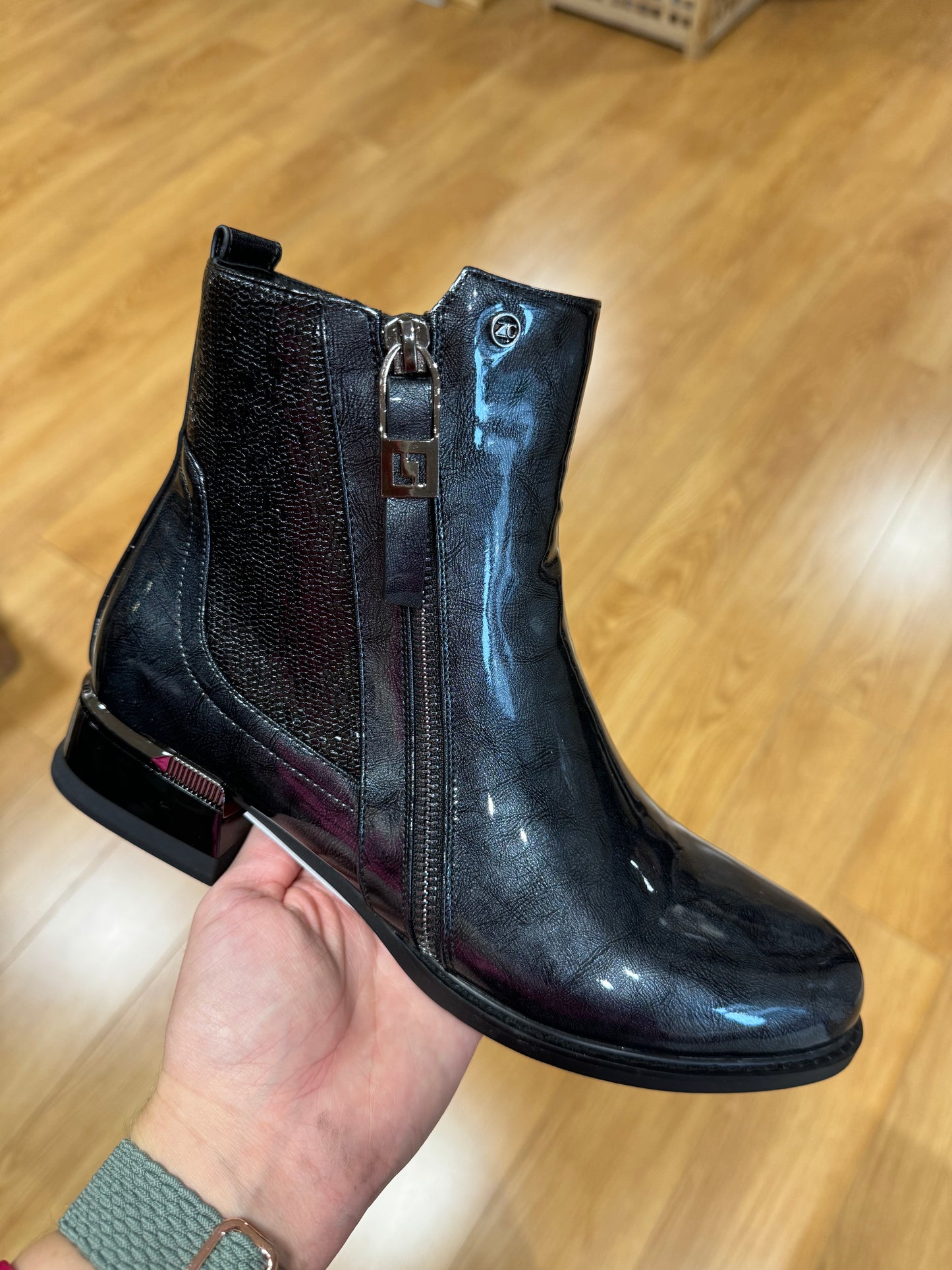 Zanni & Co Dhaid Shadow Gloss Boot