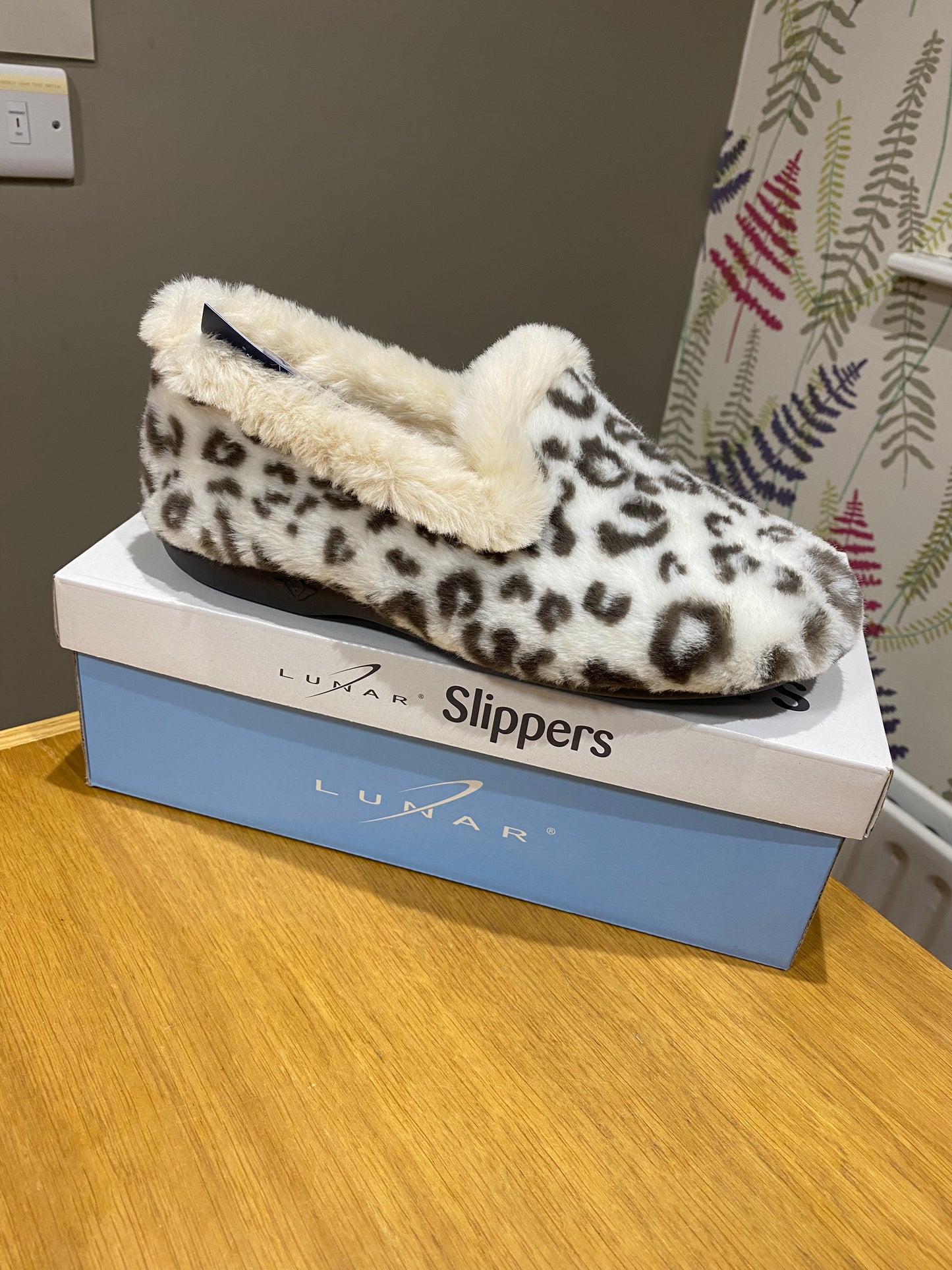 Lunar Morgan White Leopard Slipper