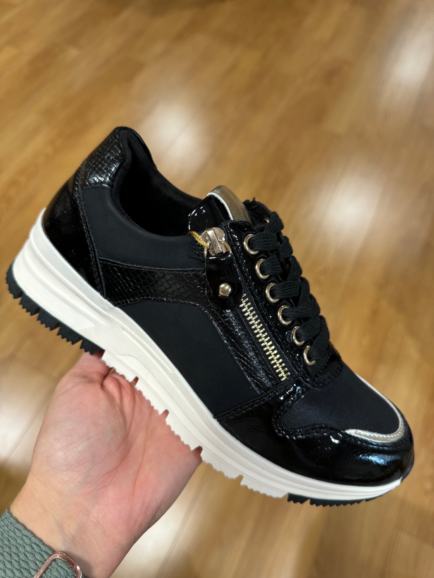 Lunar Sammy Black Trainer