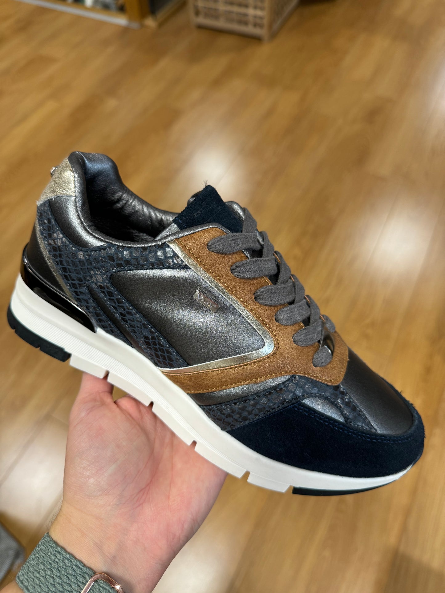 Tommy Bowe for Her Waldron Navy/Tan Trainer