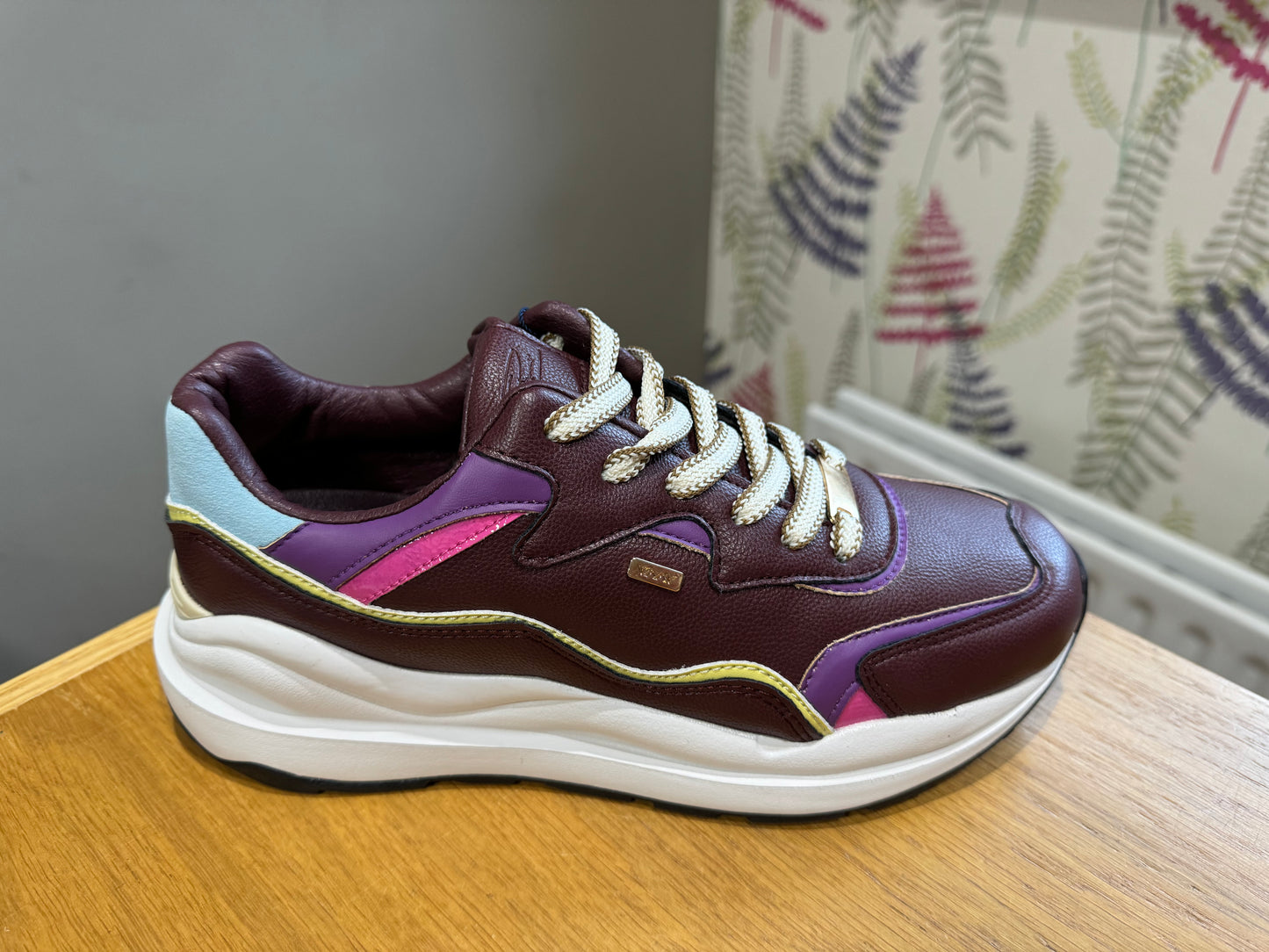 Tommy Bowe for Her Garcia Burgundy Trainer