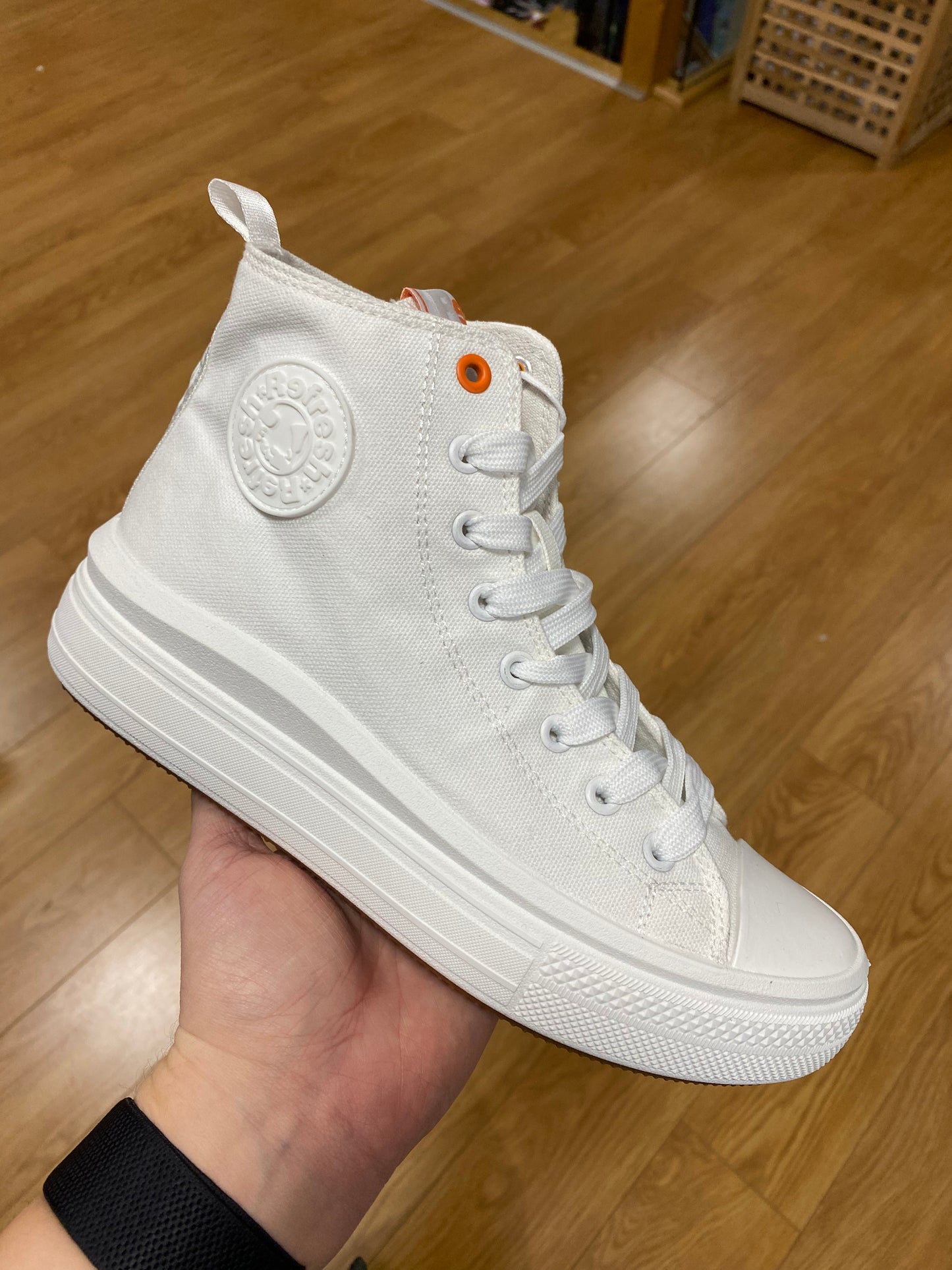 Refresh White High Top Trainer