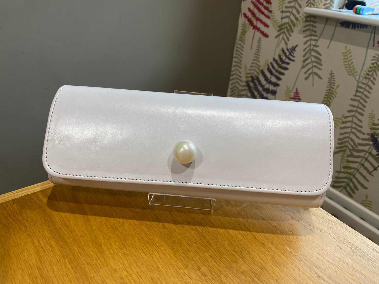 Emis White Pearl Bag