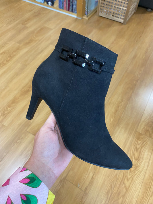 S. Oliver Black Heeled Boot